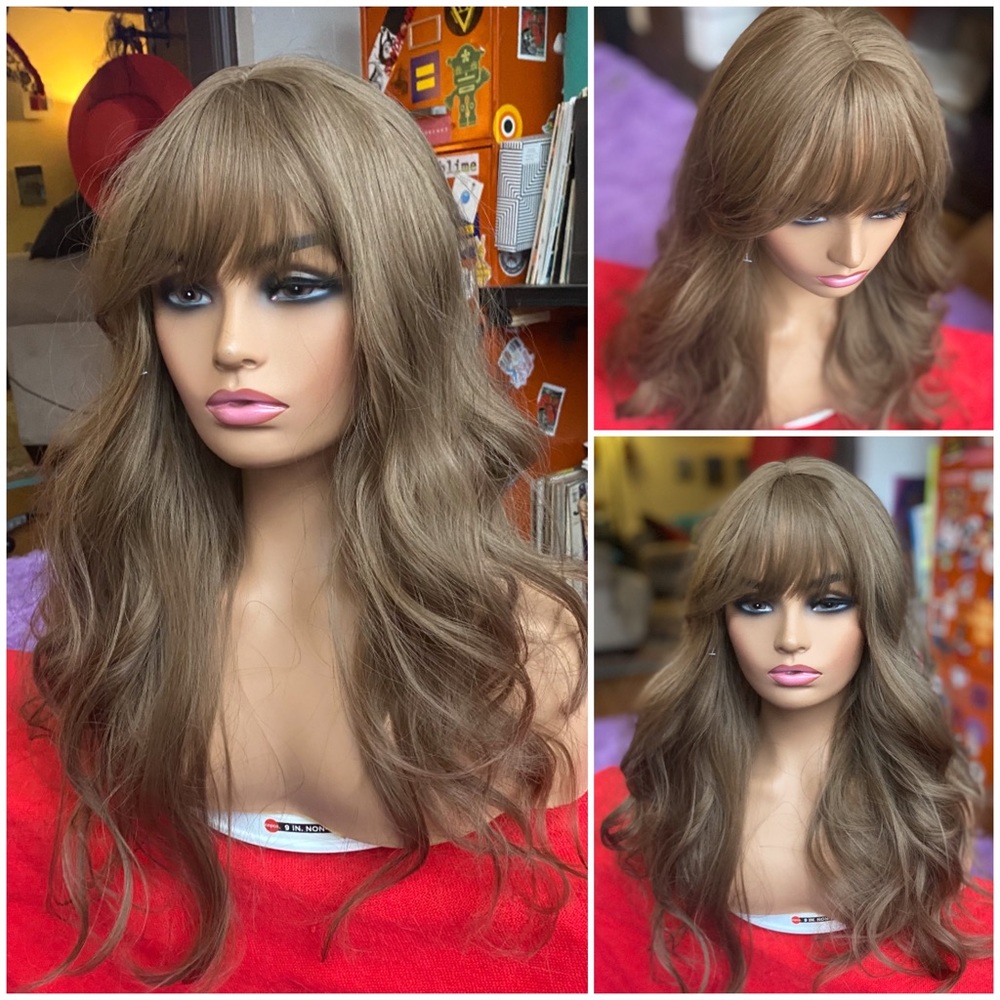 Medium brunette wig with bangs